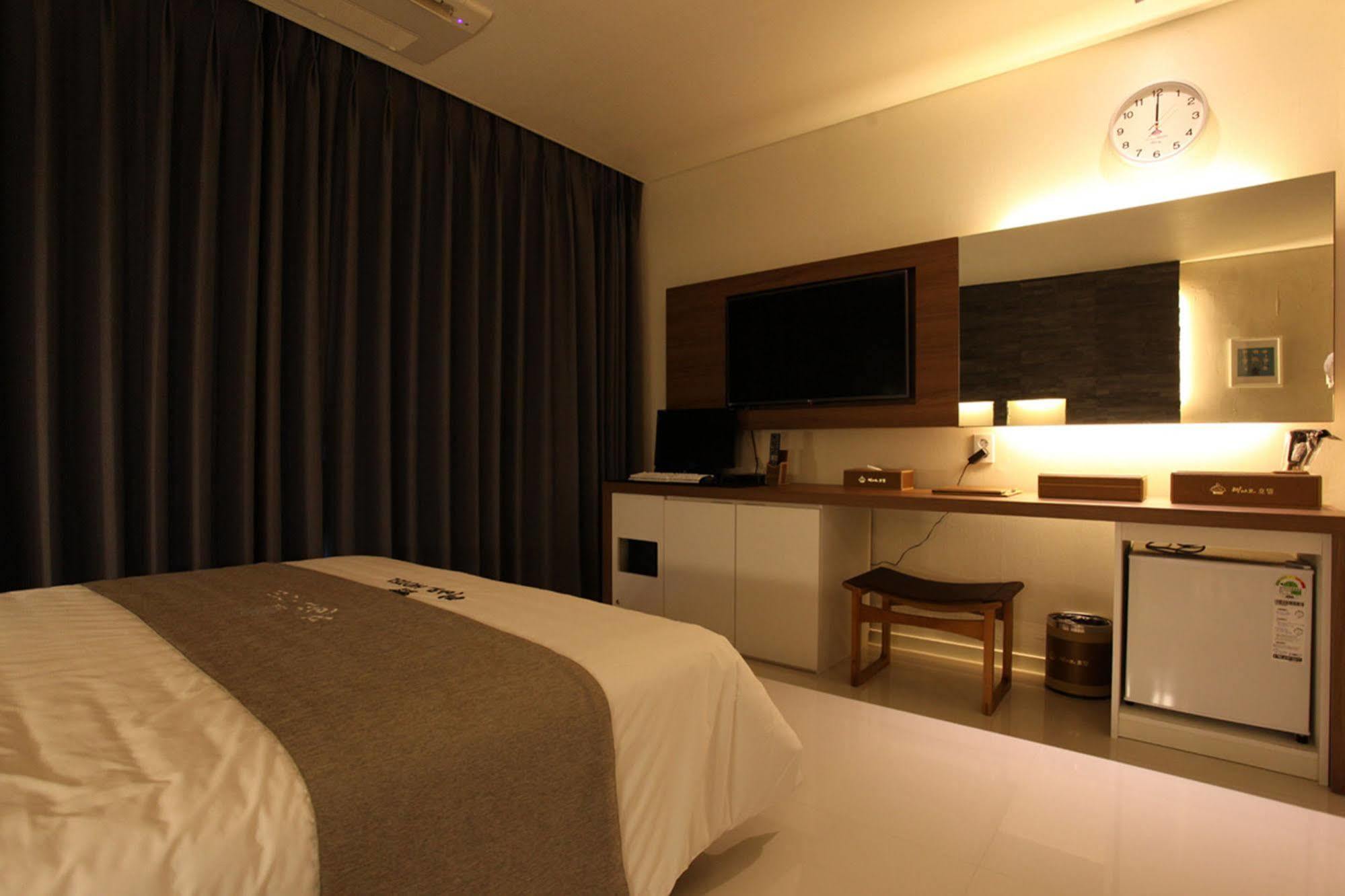 Drive In Hotel Tiamo Пхочхон Экстерьер фото