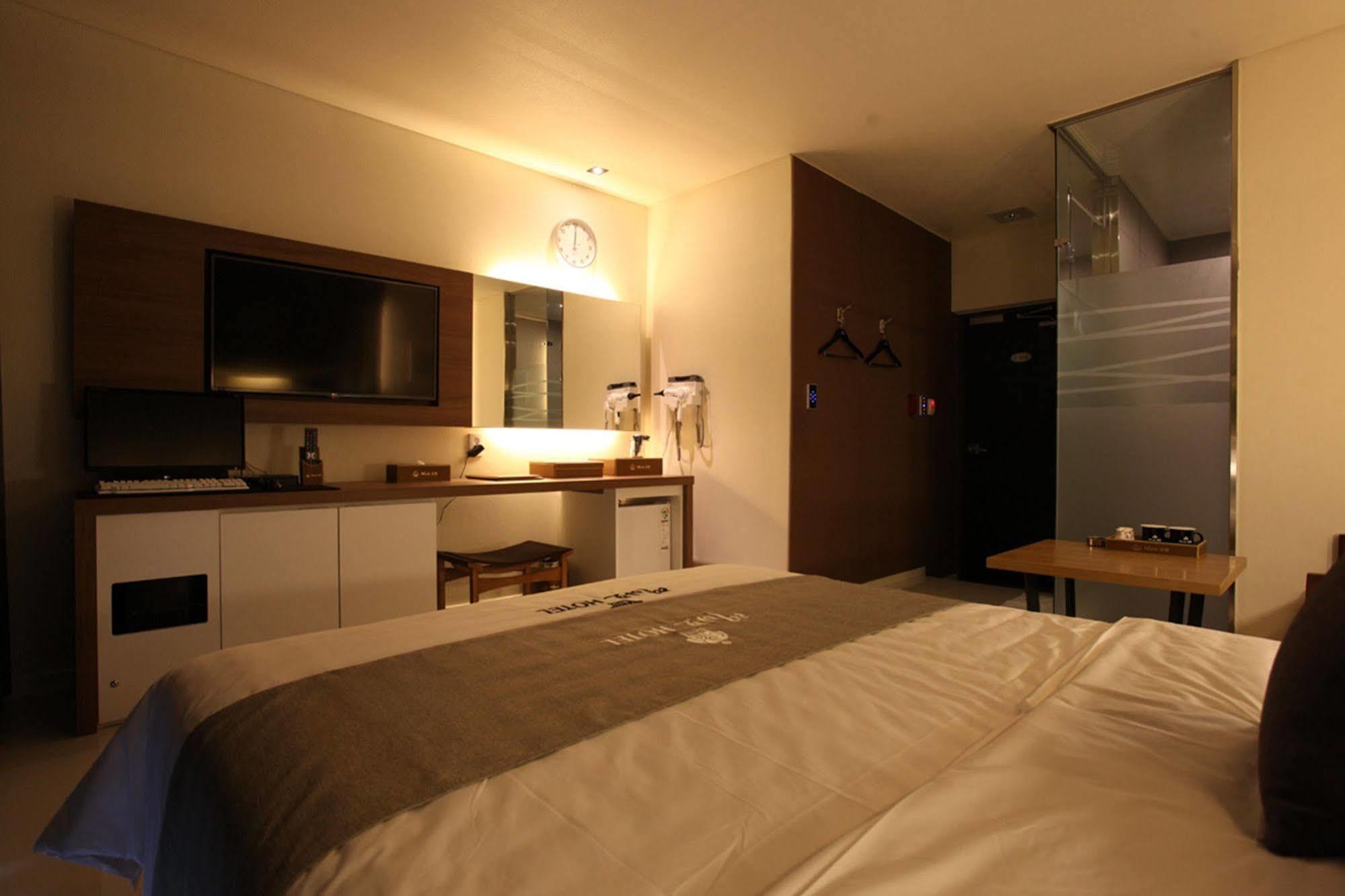 Drive In Hotel Tiamo Пхочхон Экстерьер фото