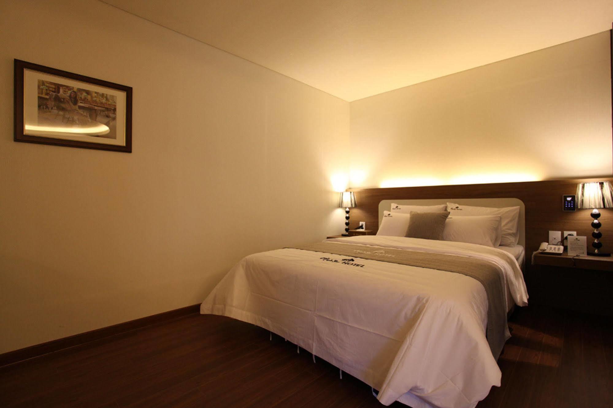 Drive In Hotel Tiamo Пхочхон Экстерьер фото